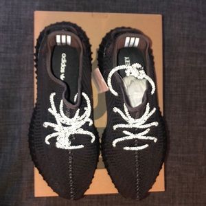 Brand new Yeezy boost 350 V2